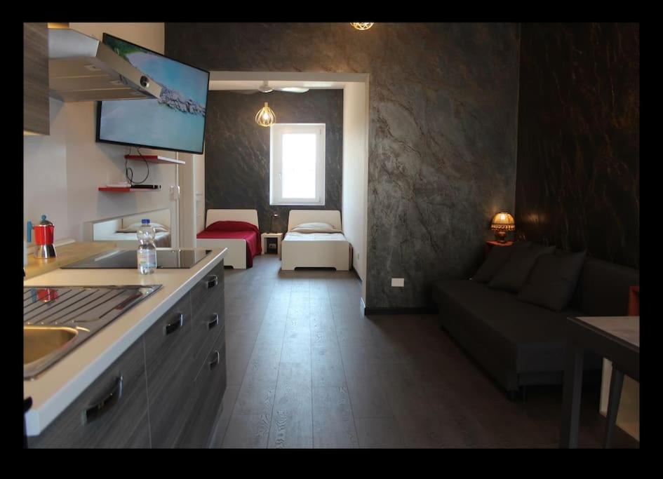 Monolocale Trainspotting Lejlighed Verona Eksteriør billede